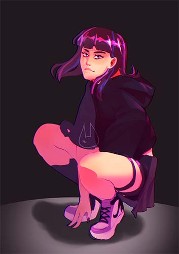 Chica adolescente, vestida con ropa oscura (pantalones cortos y sudadera)